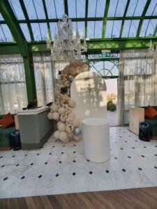 Balloon decoration services in Dubai